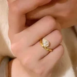 Golden_Water_Drop_Zircon_Ring_Womens