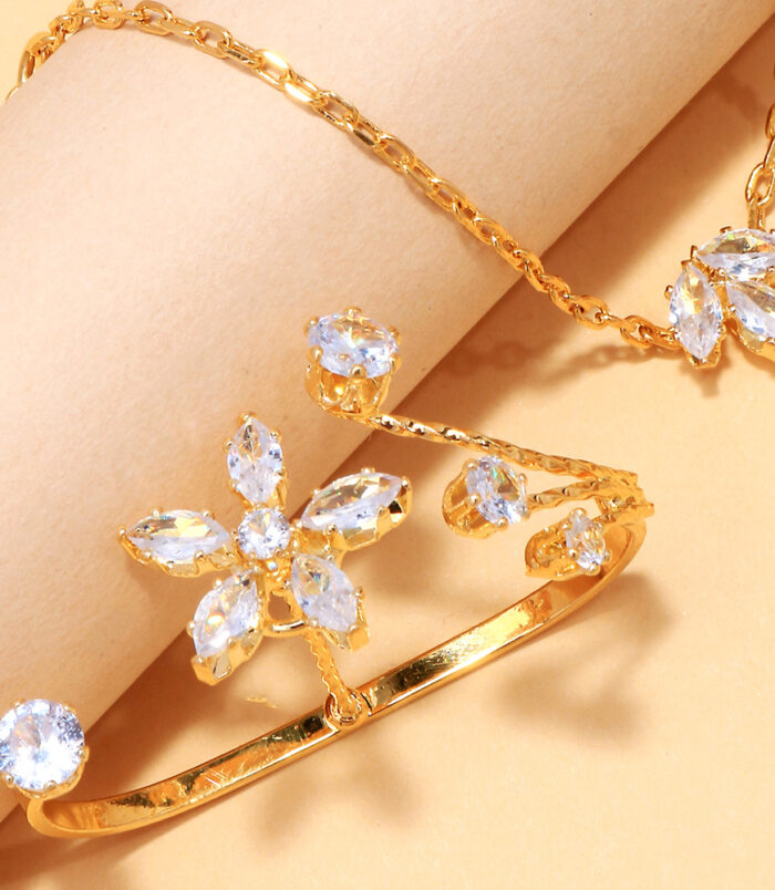Small Fresh Sweet Flower Finger Bracelet (2)