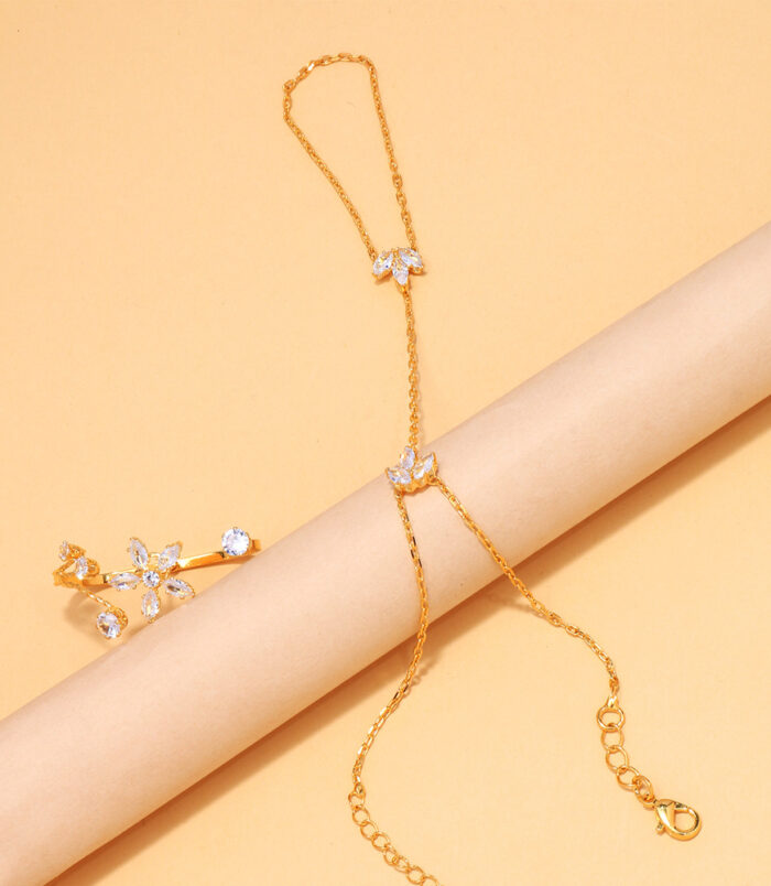 Small Fresh Sweet Flower Finger Bracelet (3)
