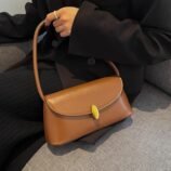 High-End Retro Underarm Bag (1)