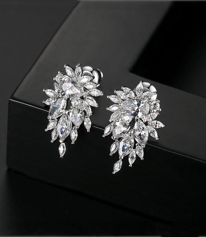 silver-zircon-earrings-women-6 Silver zircon earrings for women displaying length and width measurement details
