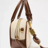 Solid PU Leather Small Square Bag close-up of the smooth gold zipper and hardware details.